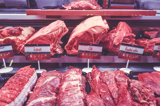 肉を毎日食べるひと、肉を食べないひと