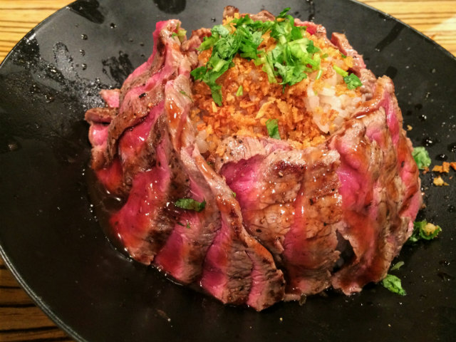 「佰食屋」のステーキ丼