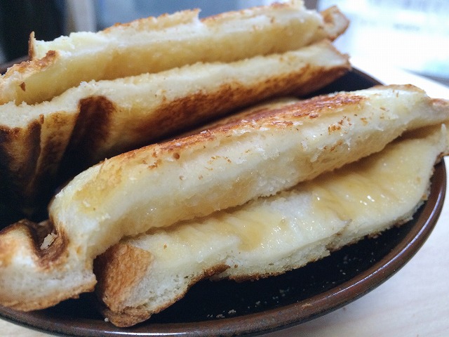 コンビニのたまごサンドは危険!?そう思うならホットサンドメーカーで作ったらいいよ