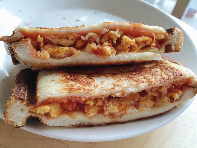 コンビニのたまごサンドは危険!?そう思うならホットサンドメーカーで作ったらいいよ