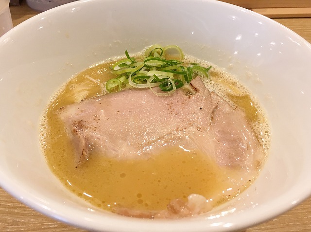 桂のラーメン屋「コムギノキラメキ」の鶏白湯があっさりしてチョーうまい!