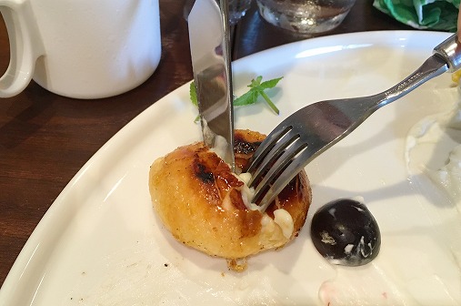 八天堂カフェ「カフェリエ」の焼きたてクリームパンがサイコー!